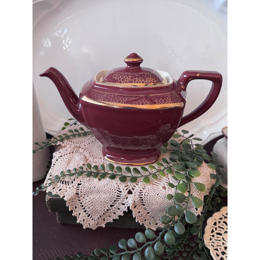Hall China Maroon Burgundy Gold Filigree 6 Cup Teapot Vintage Made in USA 0118